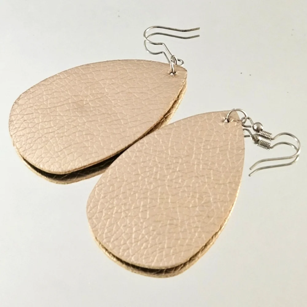 Elegant Creamy Gold Teardrop Earrings - Picture 1 of 4